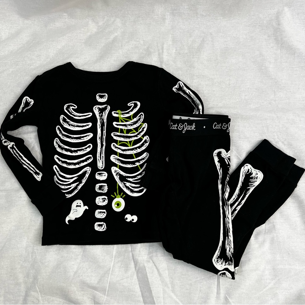 🎃Cat & Jack Skeleton Pajamas Set